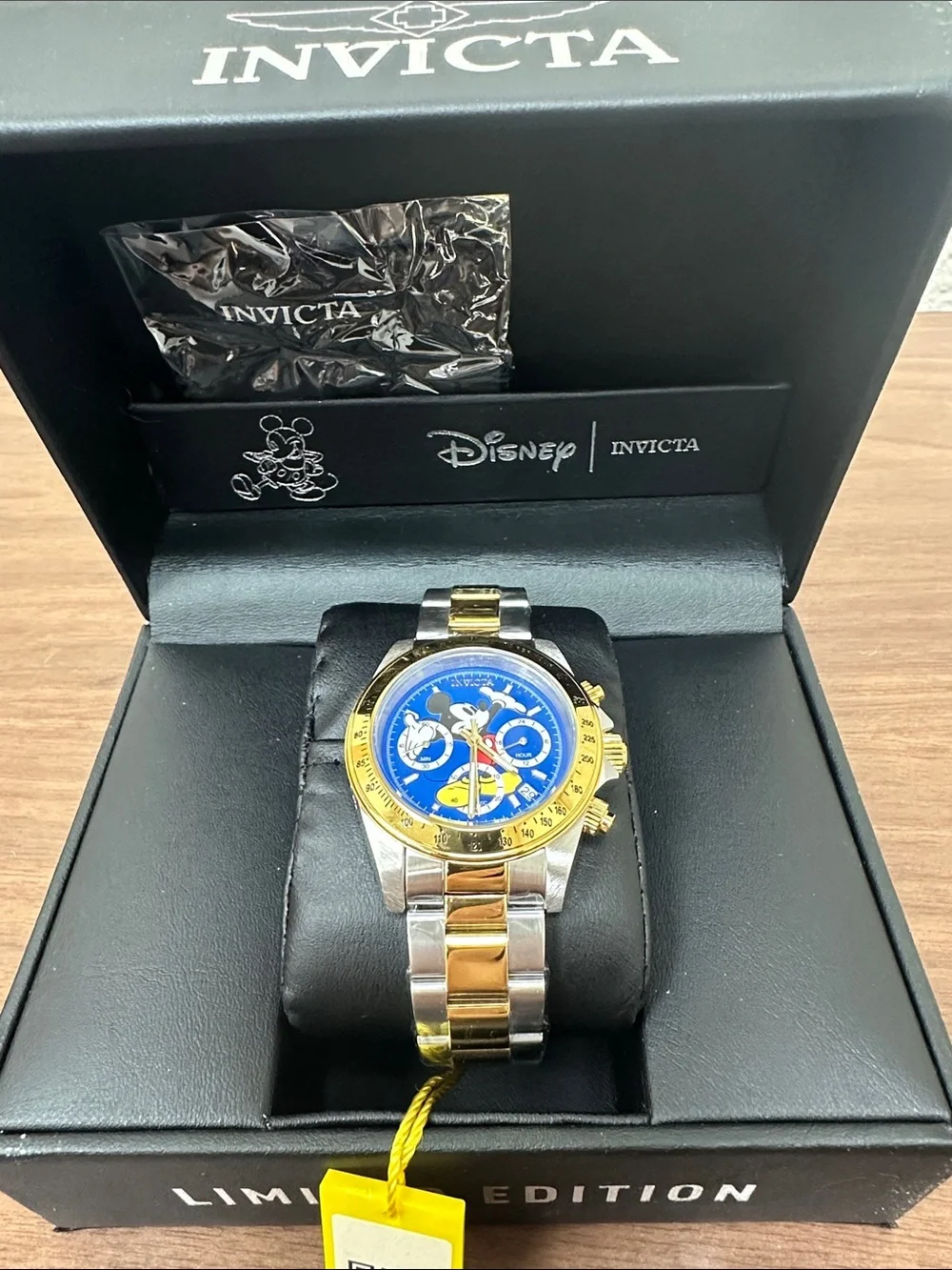 NWT Invicta men’s LE Mickey Mouse Chronograph model 25257 39.5mm case - Picture 3 of 7